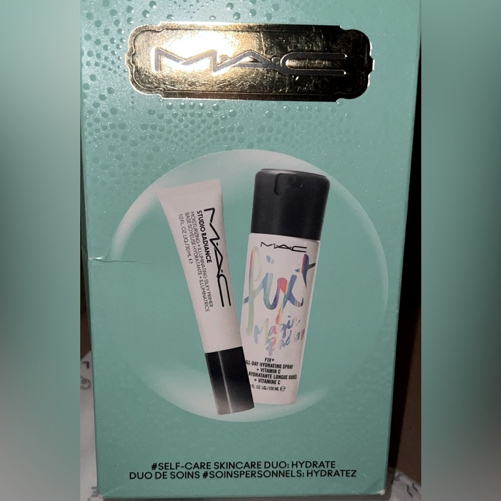 MAC DUO:STUDIO RADIANCE
MOISTURIZING + ILLUMINATING SILKY PRIMER limited edition
